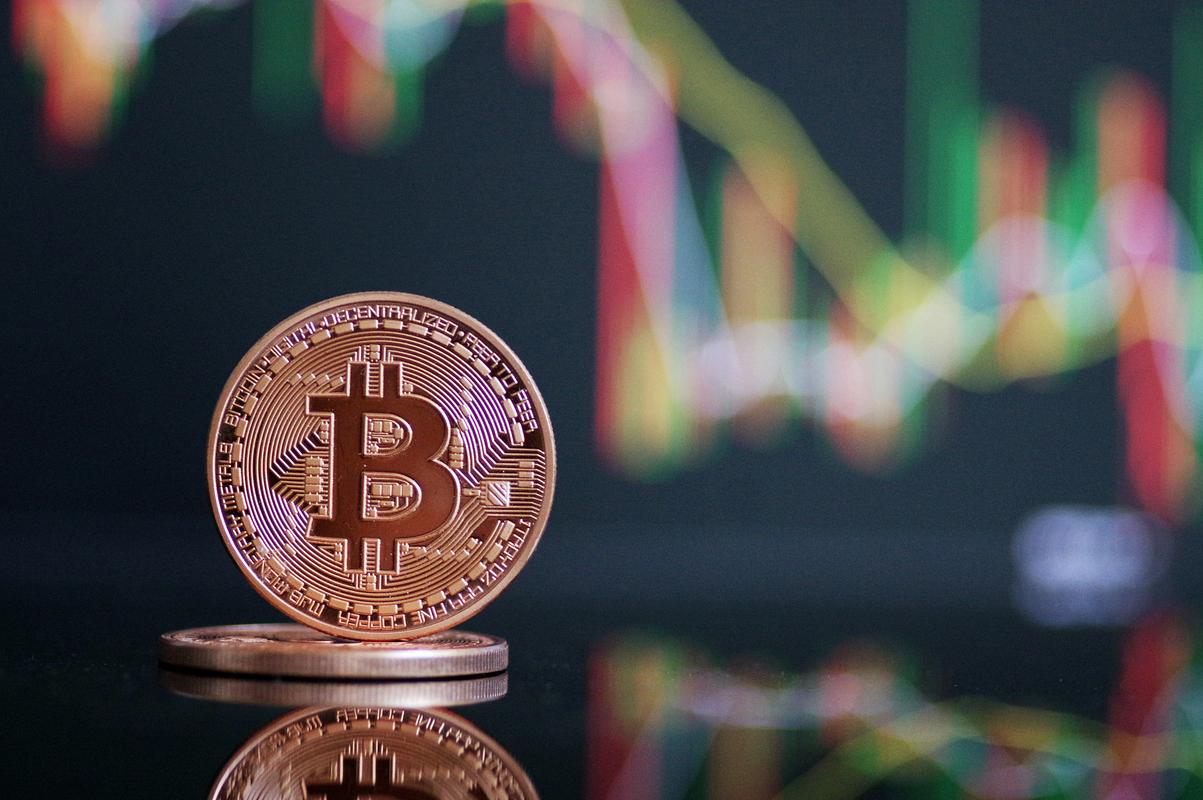 黑客青睐比特币，揭秘网络犯罪与加密货币的勾连
