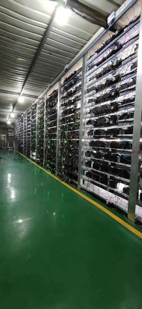 比特币挖币机价格：比特币挖币机价格多少